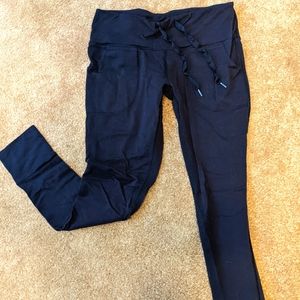 Black Leggings ✨ POCKETS✨